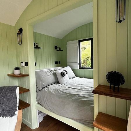 Hettie Luxury Shepherds Hut Semley 外观 照片